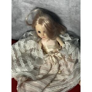 The Wonderful World of Effanbee Dolls 1975